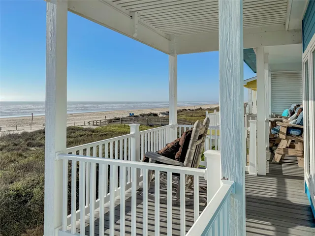 $1,245,000 | 115 A Mar Vista Court, Surfside Beach, TX 77541