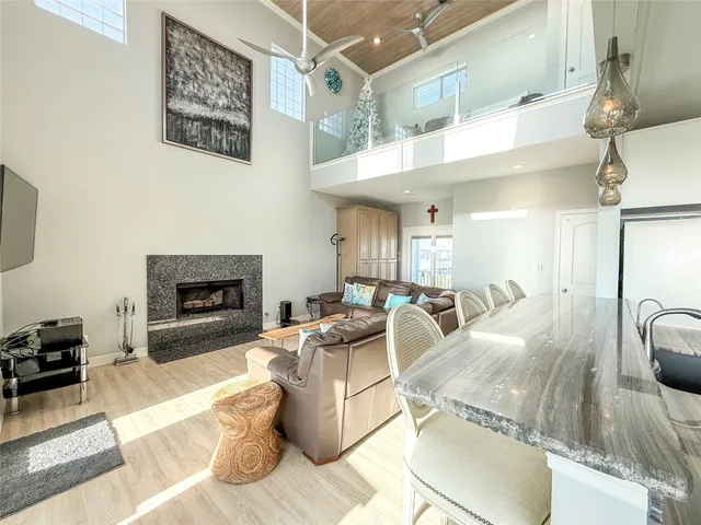 $1,245,000 | 115 A Mar Vista Court, Surfside Beach, TX 77541