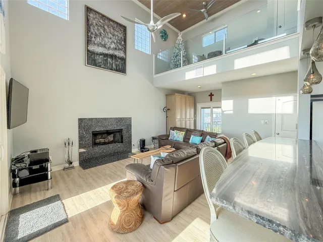 $1,245,000 | 115 A Mar Vista Court, Surfside Beach, TX 77541