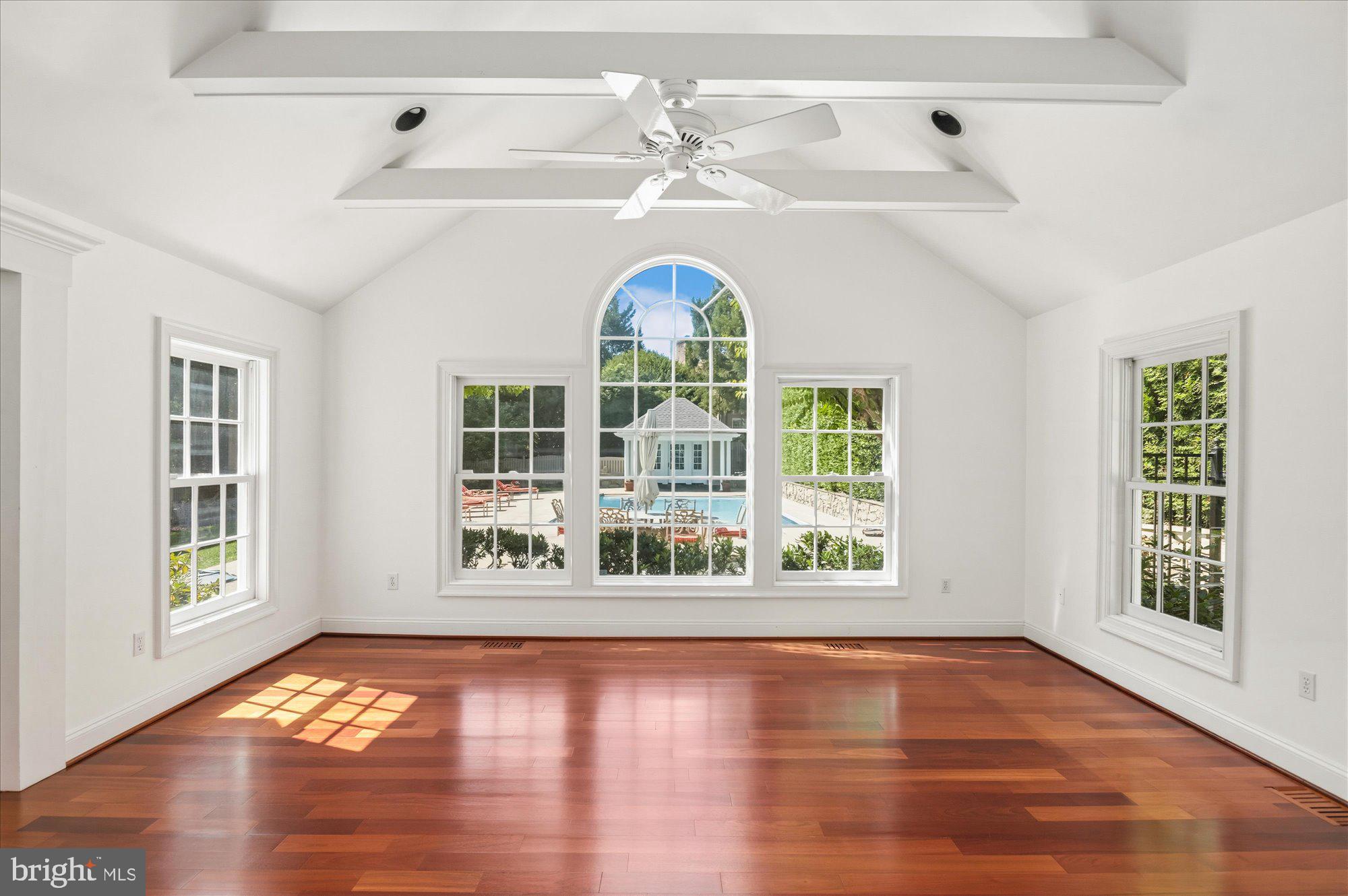 10019 Kendale Road Potomac, MD 20854 - Photo 28 of 64 Cathederal ceilng, exposed beams.