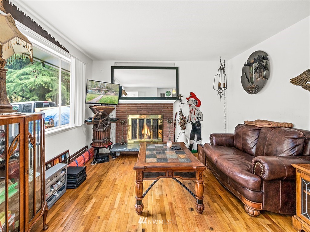 14926 Southeast Allen Road Bellevue, WA 98006 - Photo 6 of 22