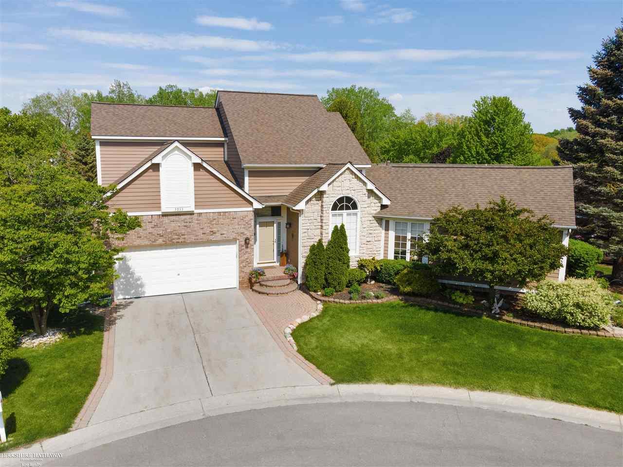 3233 Topview Court Rochester Hills, MI 48309 - Photo 1 of 43