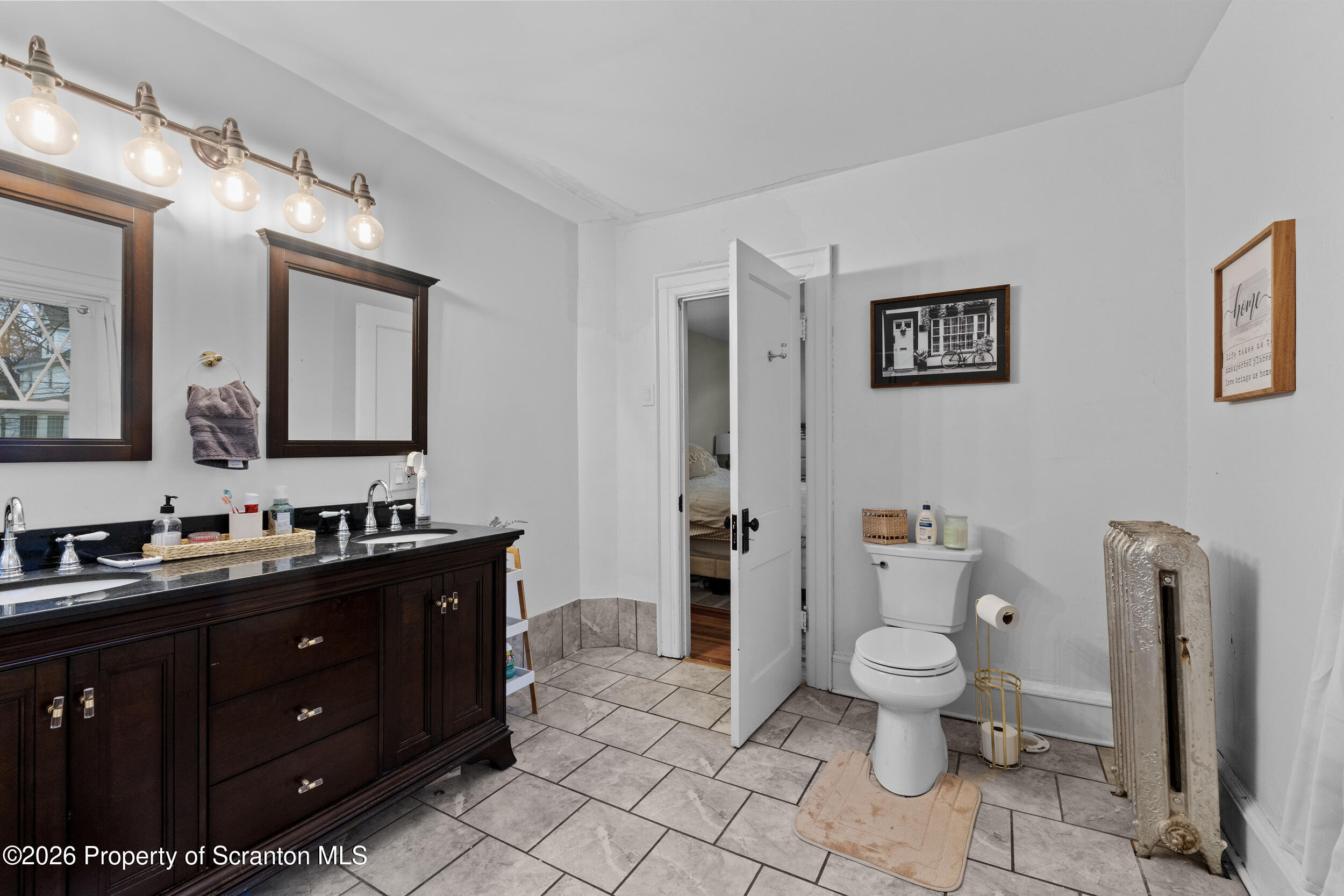 1020 Sunset Street Scranton, PA 18509 - Photo 35 of 46 Primary Bathroom