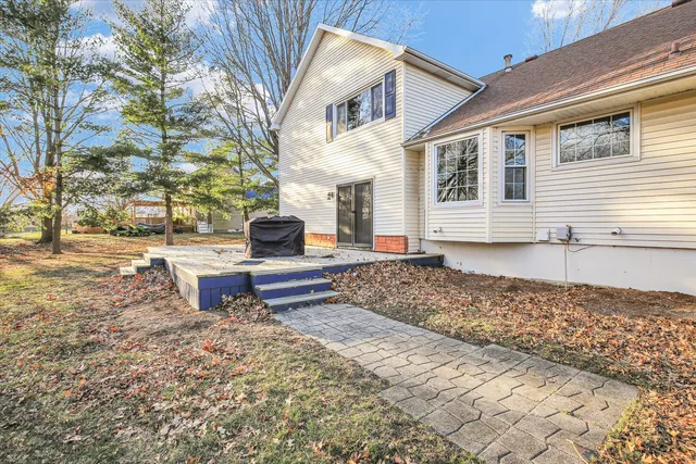 a view of a yard in front of a house