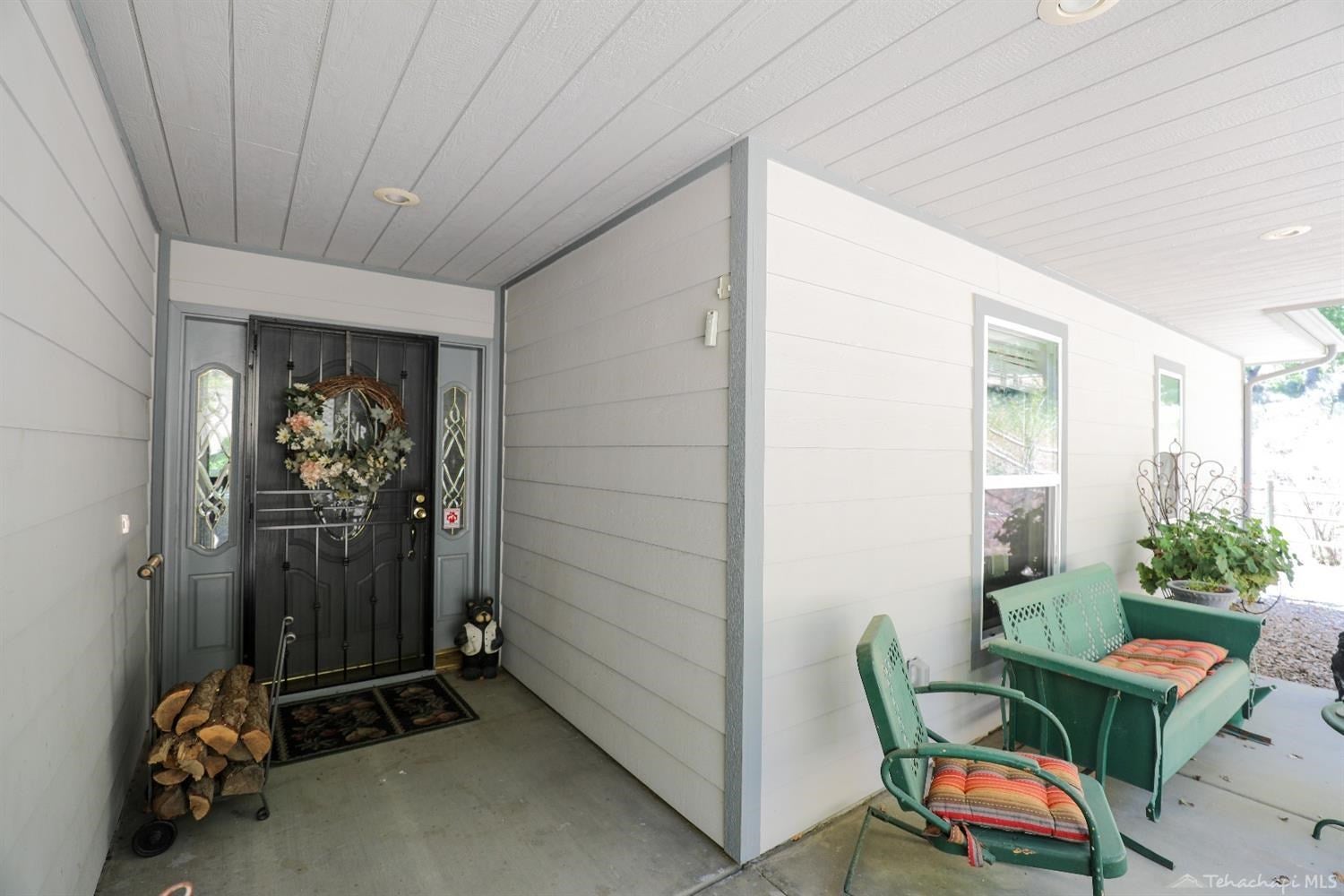30554 Fox Ridge Court Tehachapi, CA 93561 - Photo 9 of 75 front door / entrance