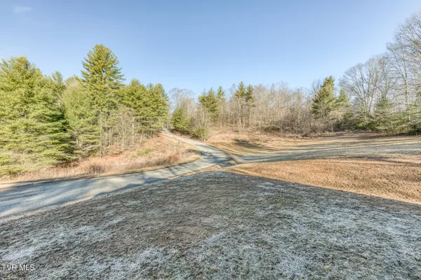 $499,000 | 1105 Laurelwood Lane, Mountain City, TN 37683