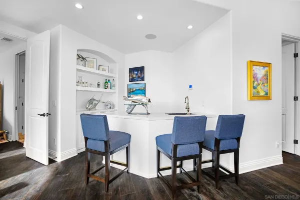 a view of utility room