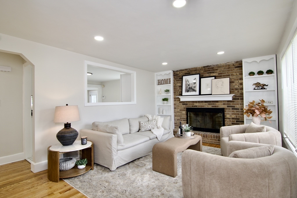 1657 Carew Street Springfield, MA 01104 - Photo 14 of 42