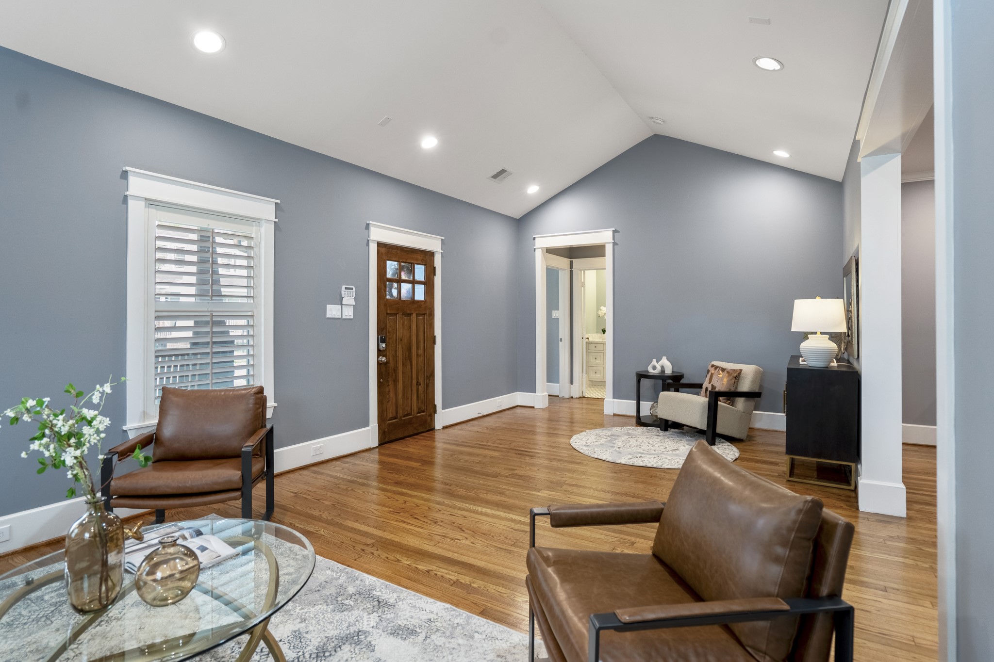 823 East 27th Street Houston, TX 77009 - Photo 14 of 49 a living room with furniture and a potted plant