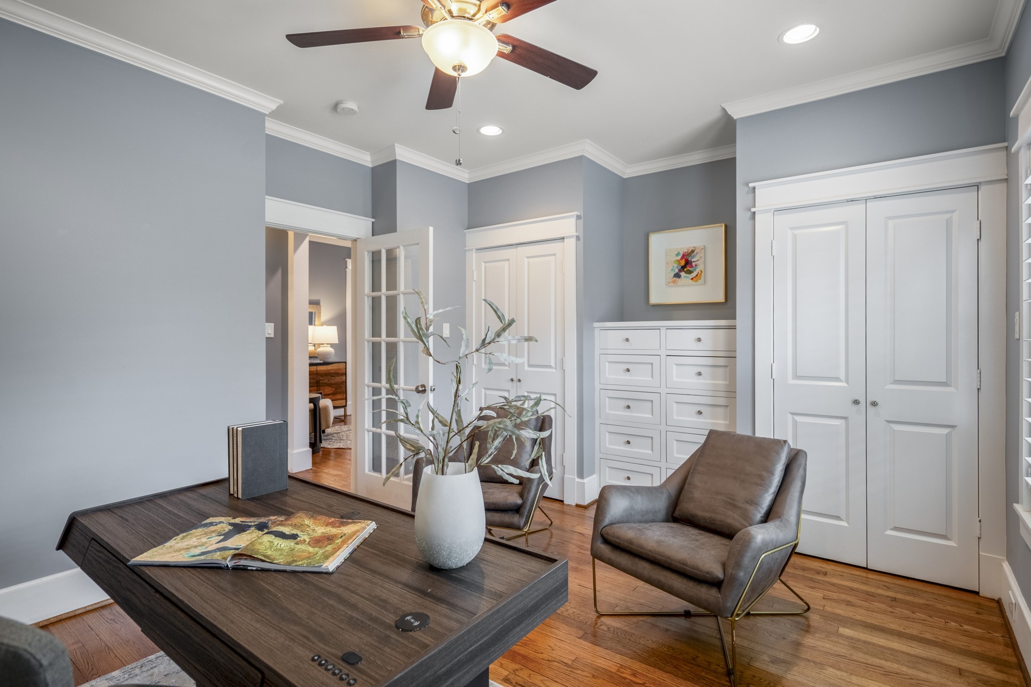 823 East 27th Street Houston, TX 77009 - Photo 16 of 49 a living room with furniture and wooden floor