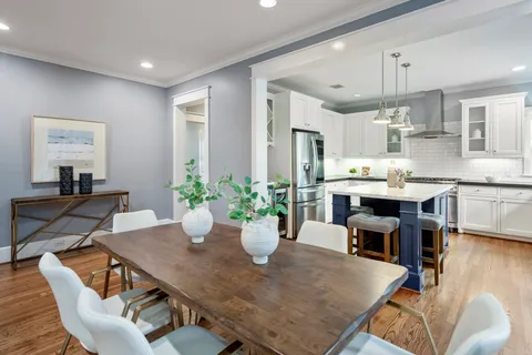 $950,000 | 823 East 27th Street, Houston, TX 77009