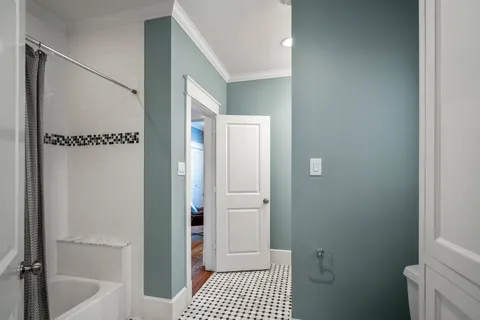 $950,000 | 823 East 27th Street, Houston, TX 77009