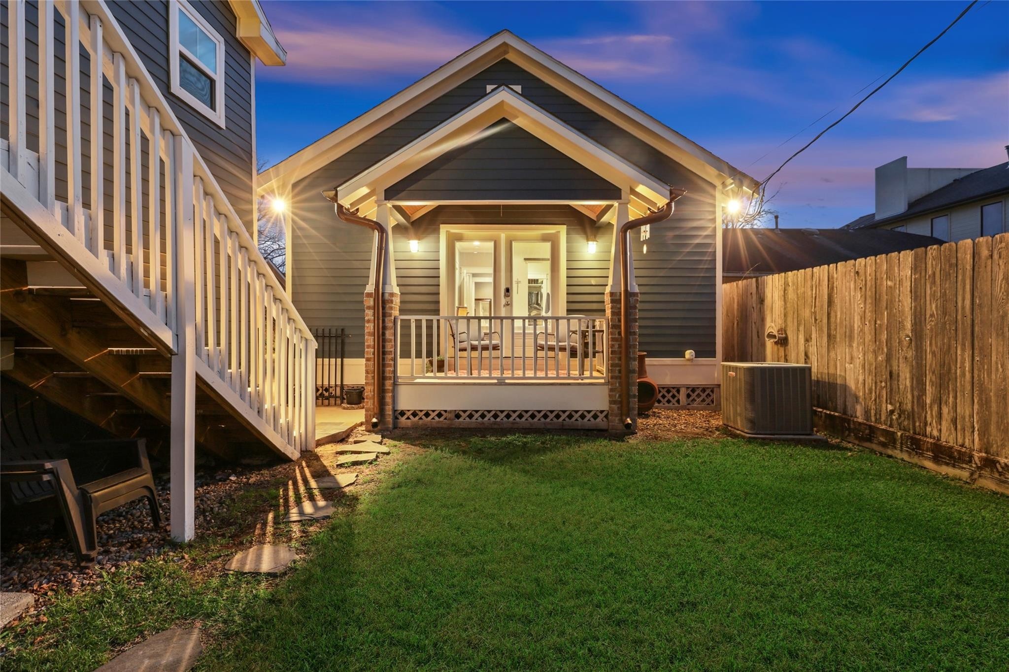 823 East 27th Street Houston, TX 77009 - Photo 37 of 49 a view of an entryway of the house