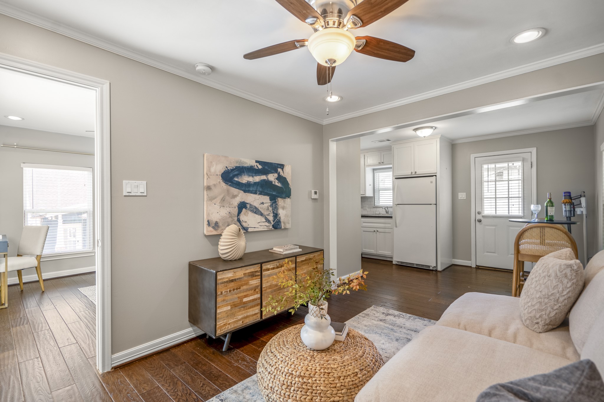 823 East 27th Street Houston, TX 77009 - Photo 43 of 49 a living room with furniture and wooden floor