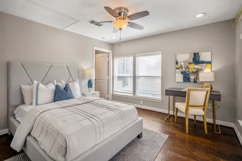 $950,000 | 823 East 27th Street, Houston, TX 77009