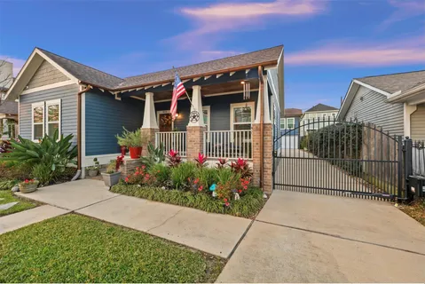 $950,000 | 823 East 27th Street, Houston, TX 77009