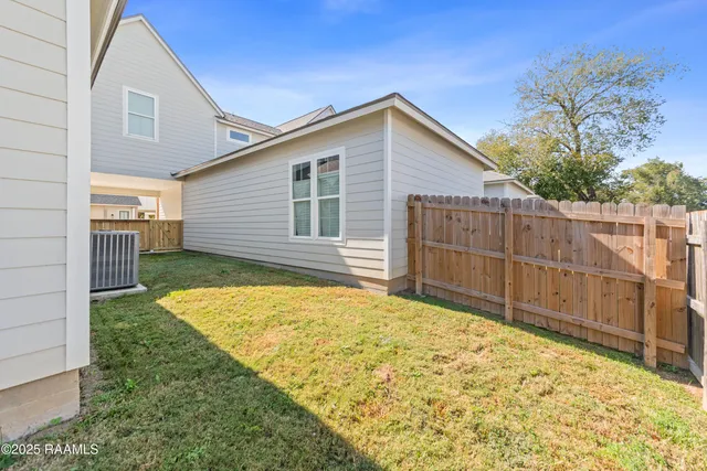 $1,950 | 119 Mayberry Grv Street, Youngsville, LA 70592