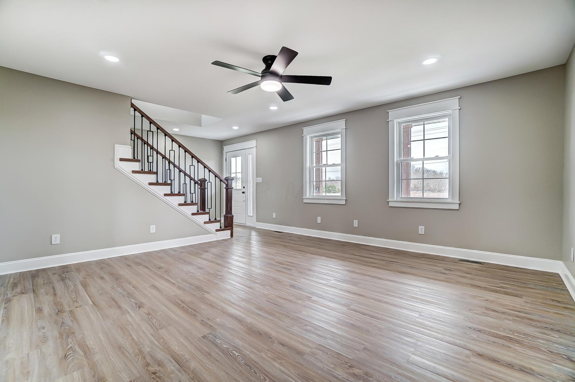 4453 Pleasantville Road Northwest Carroll, OH 43112 - Photo 11 of 87 Living Room - 4453 Pleasantville Road, Carroll, OH 43112