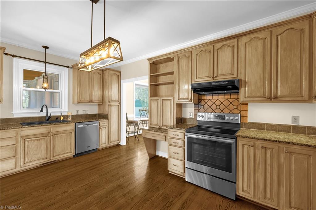 8203 Kelly Ford Road Oak Ridge, NC 27310 - Photo 3 of 48