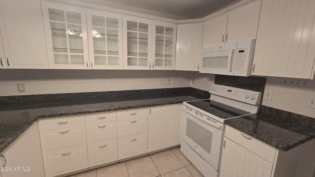 $1,950 | 10642 East Arbor Avenue, Mesa, AZ 85120