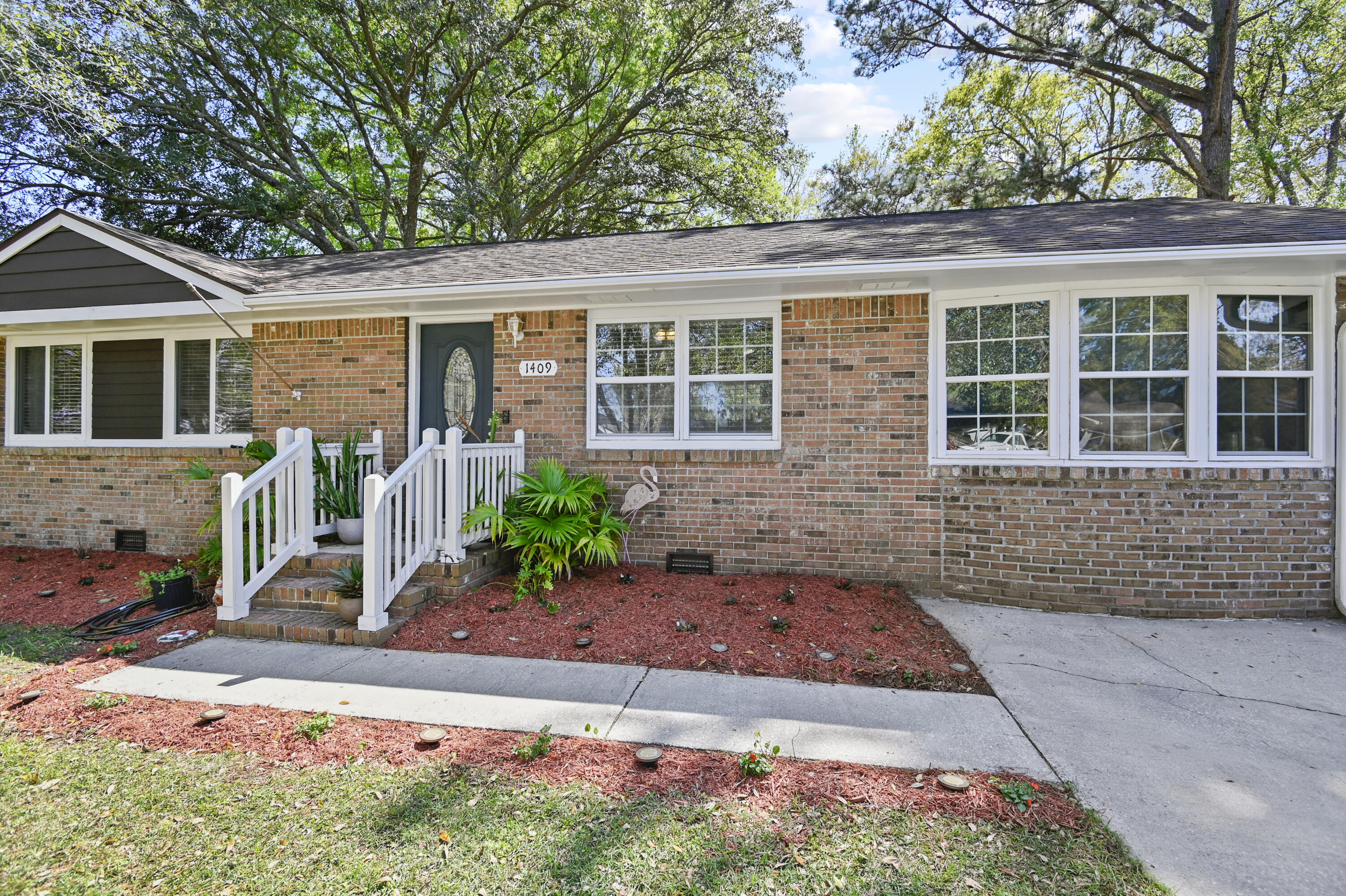 1409 Rainbow Road Charleston, SC 29412 - Photo 3 of 26 _DSC1432