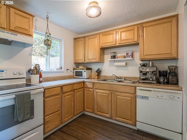 14655 Southwest 76th Avenue, Unit 2 Portland, OR 97224 - Photo 13 of 31 Kitchen