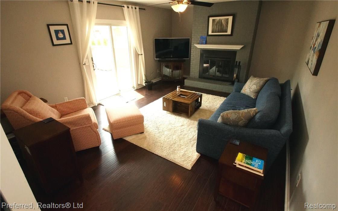 45223 Lemont Road Canton, MI 48187 - Photo 16 of 33 Web DSC07376.jpg