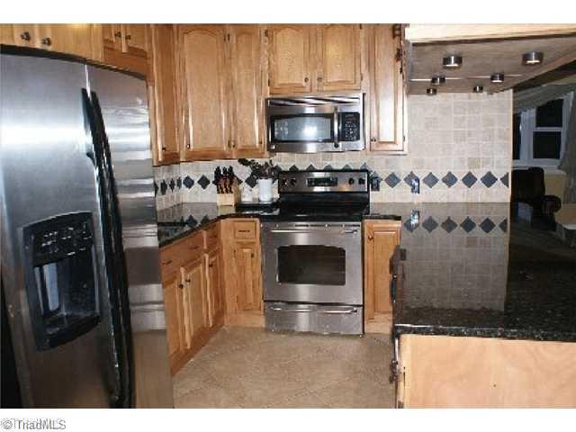 6626 Alley Road Summerfield, NC 27358 - Photo 4 of 10 Kitchen.