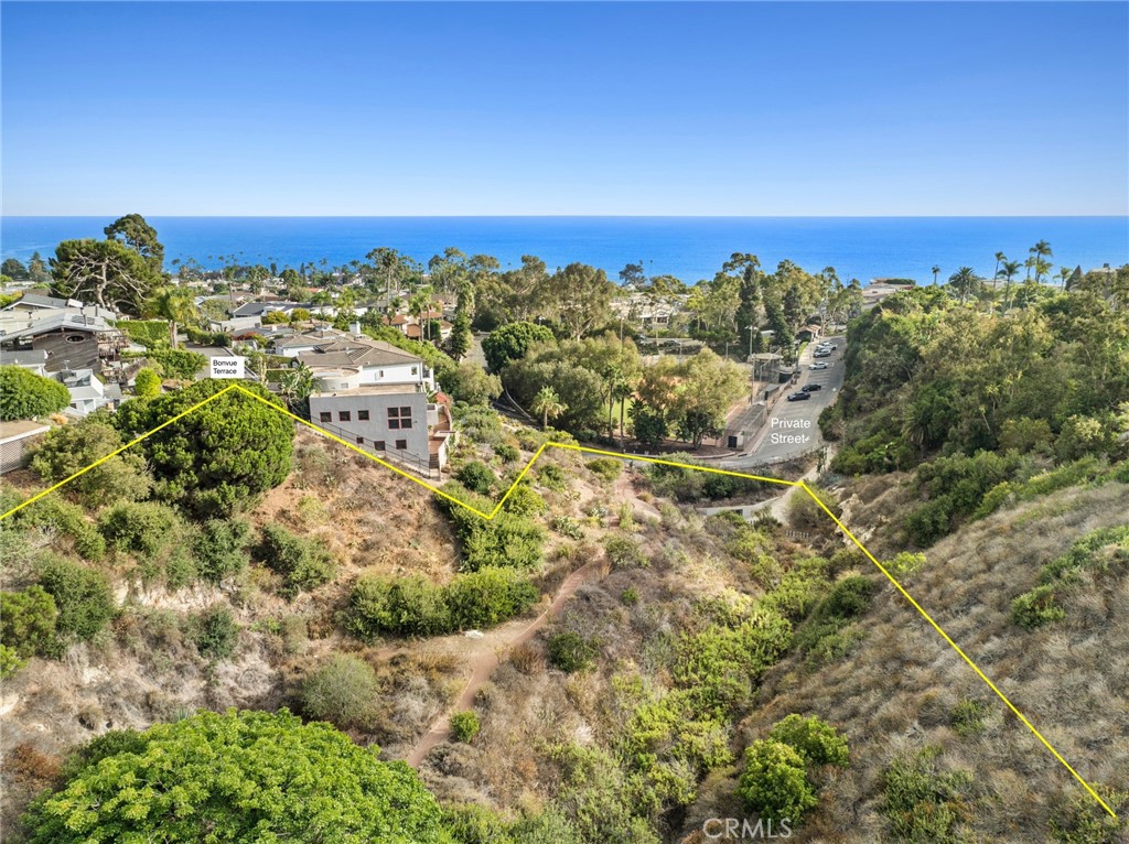 455 Bonvue Terrace Laguna Beach, CA 92651 - Photo 1 of 14 a view of a city