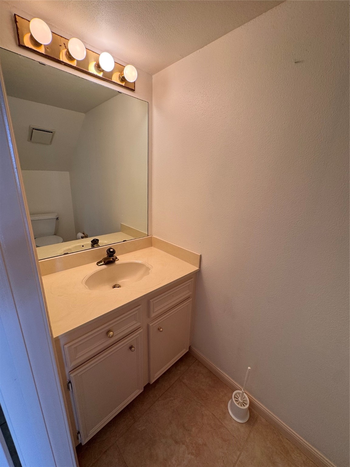 134 April Point Drive South Conroe, TX 77356 - Photo 8 of 31