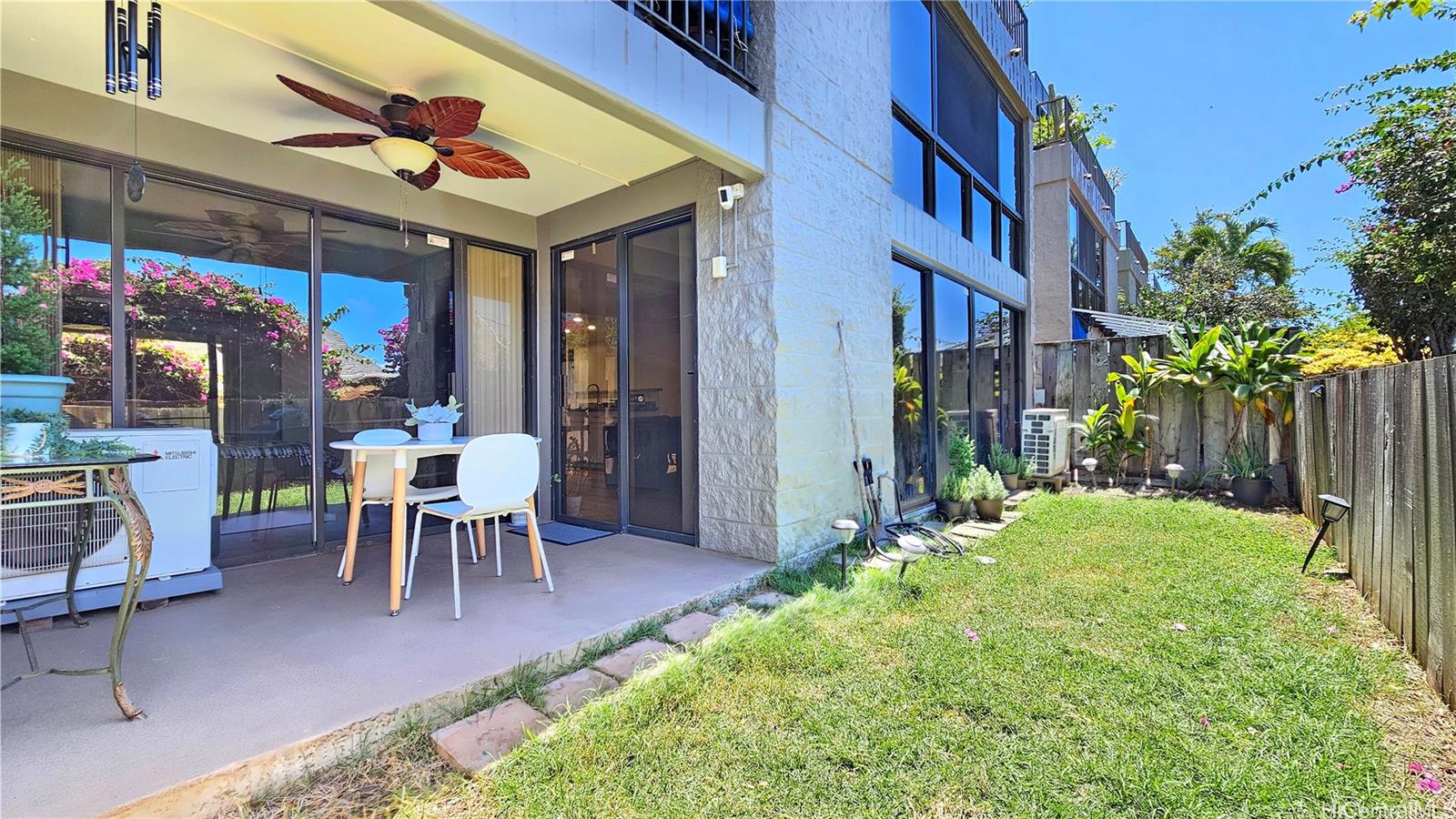 217 Prospect Street, Unit D16 Honolulu, HI 96813 - Photo 15 of 23 a view of a backyard with a patio and dining space