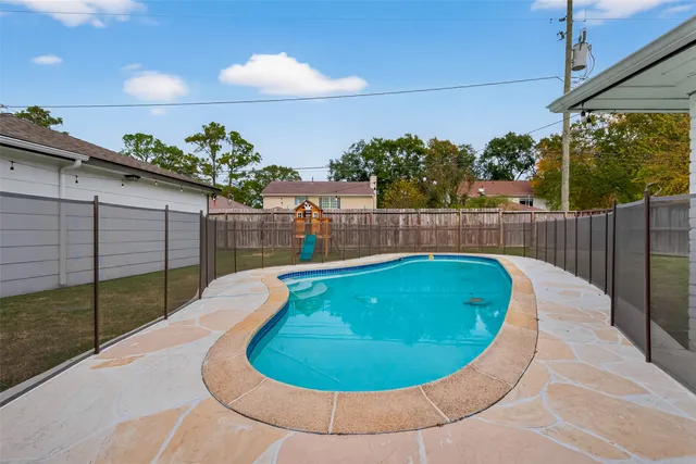 $2,700 | 13418 Paradise Valley Drive, Houston, TX 77069