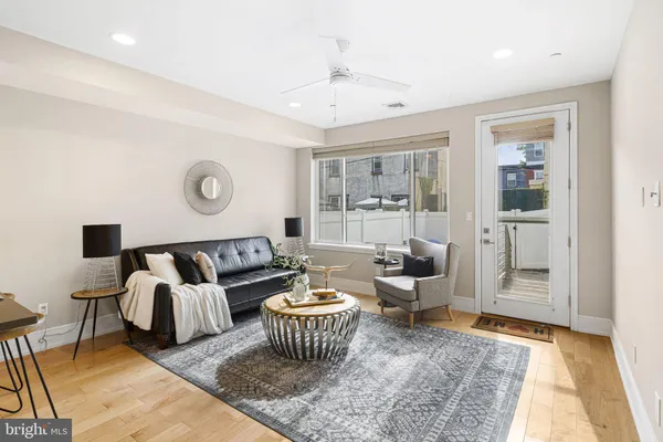 $595,000 | 1004 South 17th Street, Unit A, Philadelphia, PA 19146