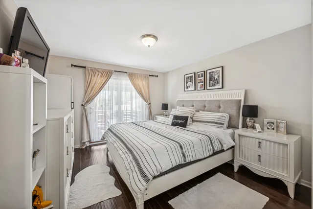 $475,000 | 7704 Knotty Pine Court, Woodridge, IL 60517