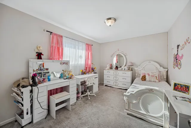 $475,000 | 7704 Knotty Pine Court, Woodridge, IL 60517