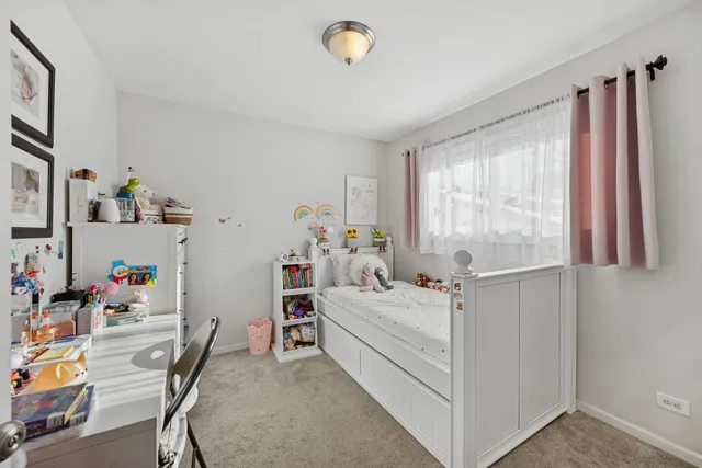 $475,000 | 7704 Knotty Pine Court, Woodridge, IL 60517