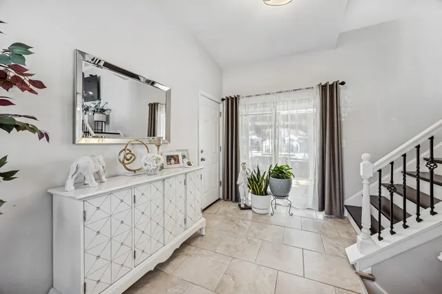 $475,000 | 7704 Knotty Pine Court, Woodridge, IL 60517