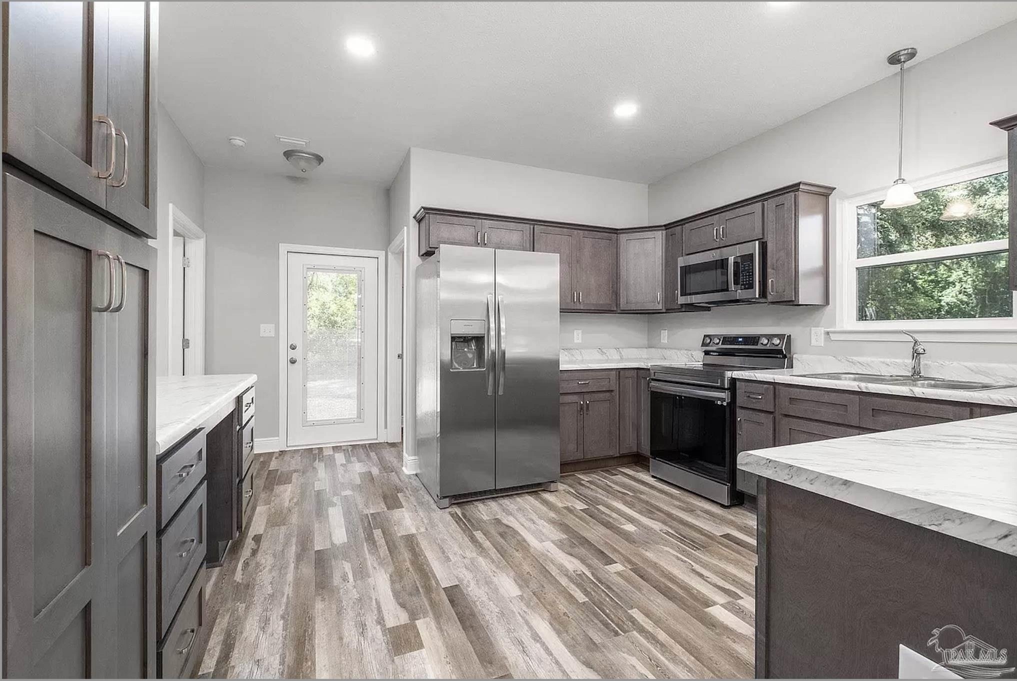 618 Rentz Avenue Pensacola, FL 32507 - Photo 6 of 20