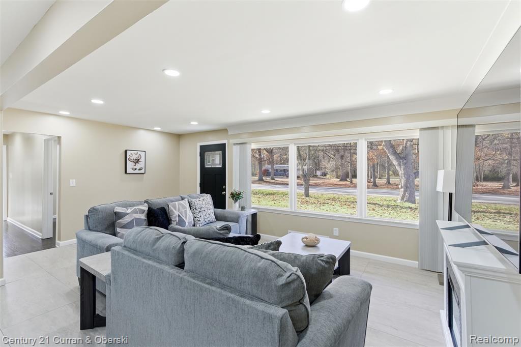 17901 Inkster Road Romulus, MI 48174 - Photo 9 of 44 Gallery Image 9