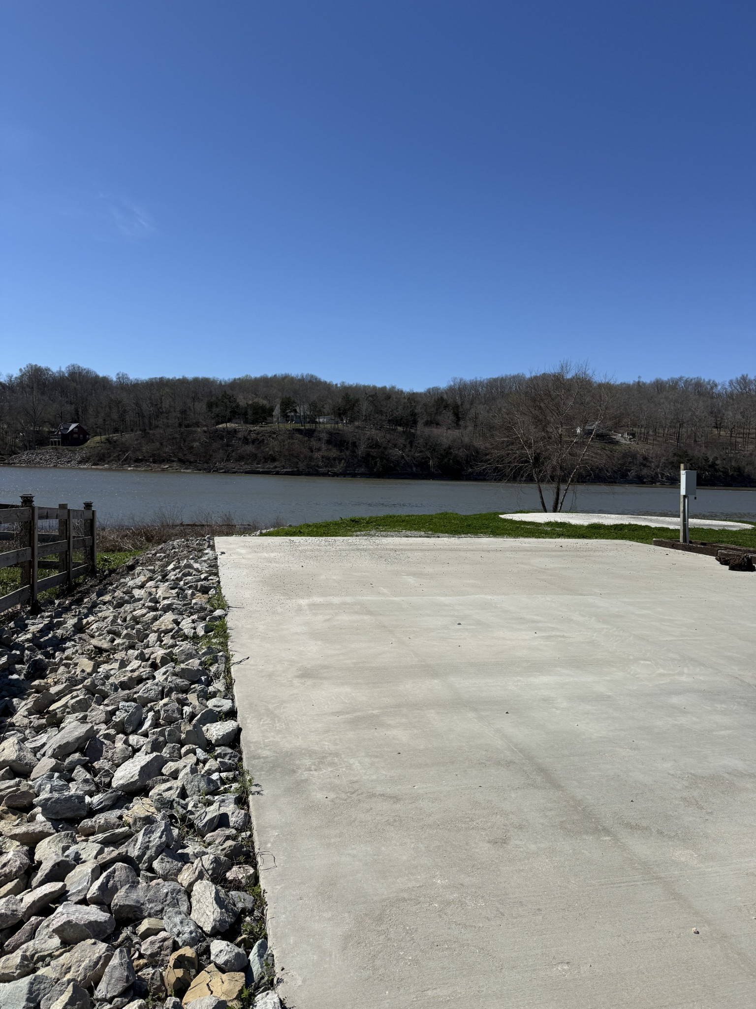 2133 Hardin Bottom River Road Clifton, TN 38425 - Photo 23 of 42 a view of lake