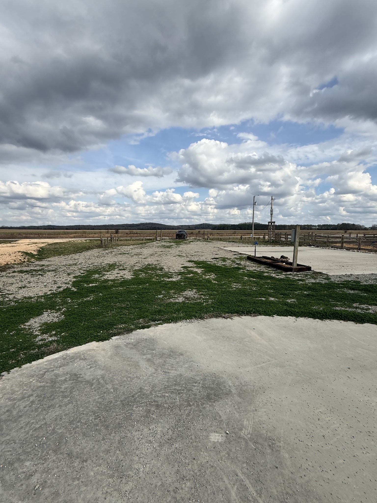 2133 Hardin Bottom River Road Clifton, TN 38425 - Photo 8 of 42 a view of an ocean with beach