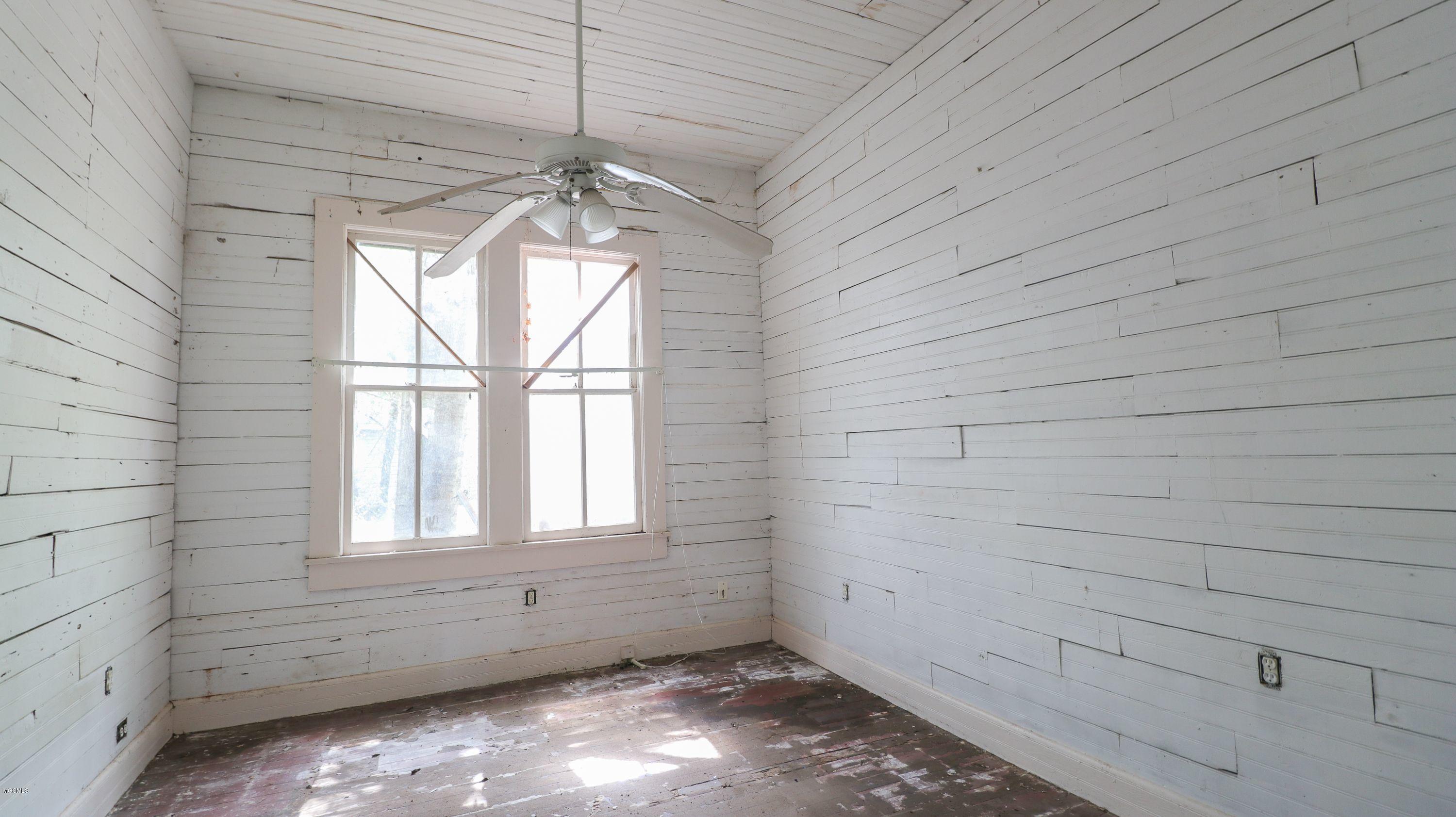 700 Tegarden Road Gulfport, MS 39507 - Photo 18 of 22 ZA2DmN9g