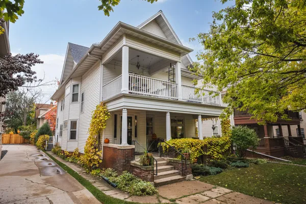$899,000 | 1915 Fremont Avenue South, Minneapolis, MN 55403