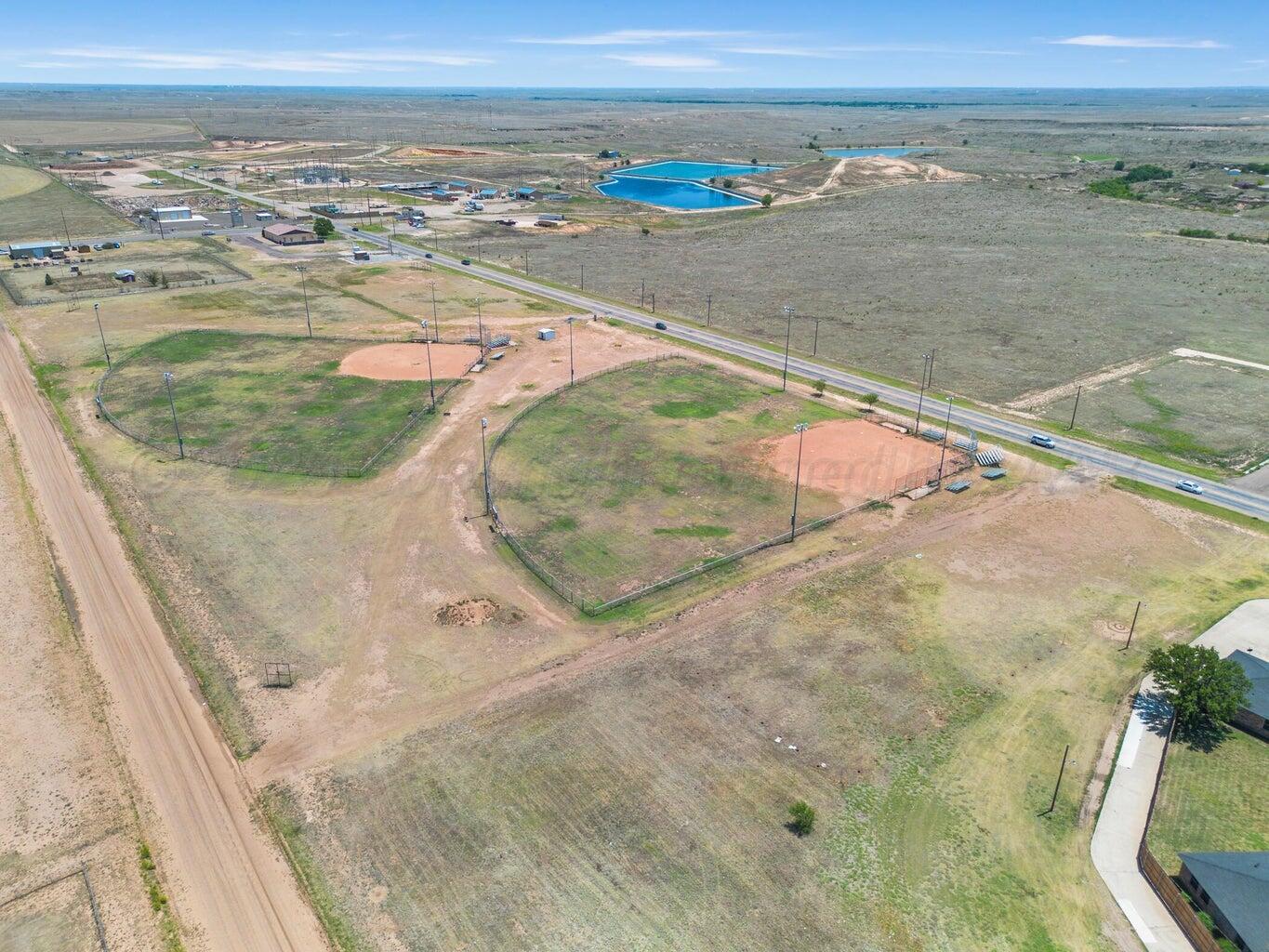 East 19th Street Dumas, TX 79029 - Photo 7 of 11 a view of a ocean view