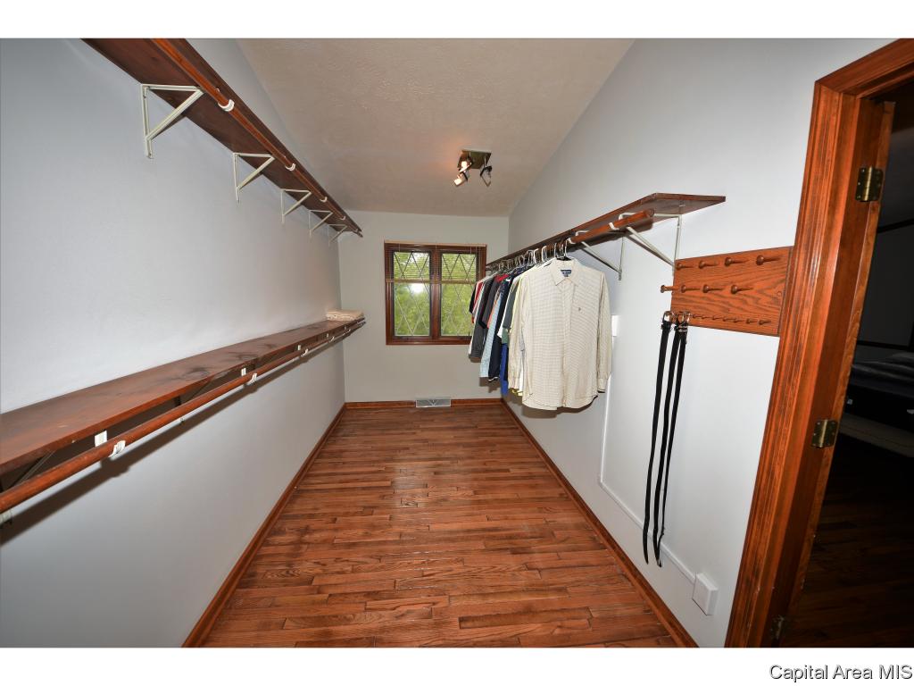 1095 Memory Lane Springfield, IL 62707 - Photo 18 of 36 Gallery Image 18