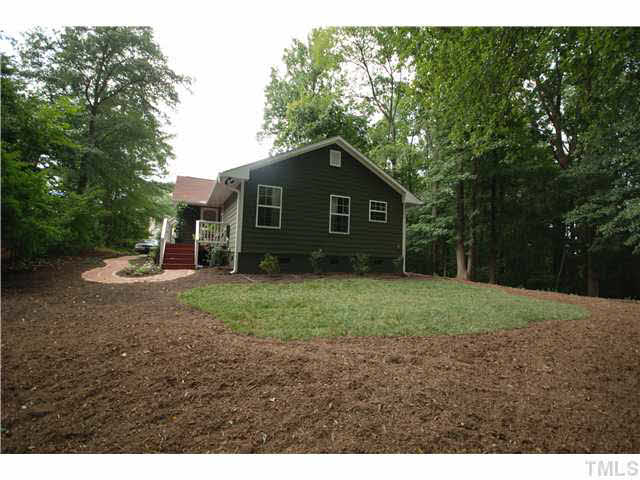 1072 Mills Street Raleigh, NC 27608 - Photo 25 of 25 a view of outdoor space and yard