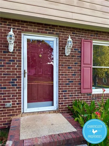 $1,595 | 6 Lord Foxley Court, Greensboro, NC 27405