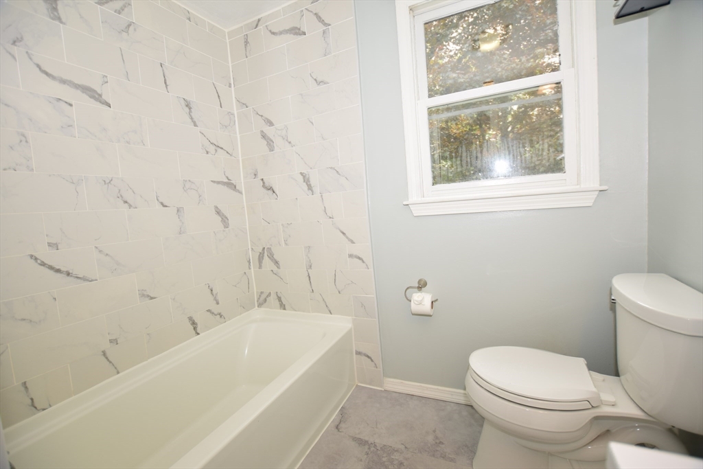 118 Ridge Road, Unit 118 Northborough, MA 01532 - Photo 23 of 33 Gallery Image 23