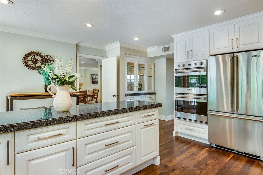 29014 Warnick Road Rancho Palos Verdes, CA 90275 - Photo 13 of 29 Viking appliances