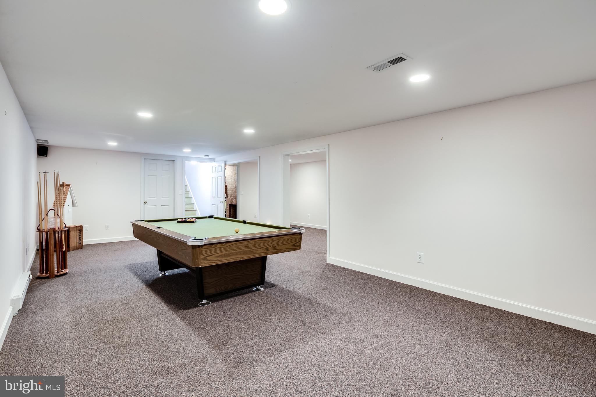 22720 Woodfield Road Gaithersburg, MD 20882 - Photo 29 of 39 Entertain all friends and family with ease.
